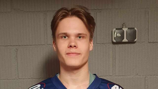 Anton Koch gjorde mål på straff, men det hjälpte inte när Säffle HC J18 föll med 2–5 mot Åmåls SK i derbyt.