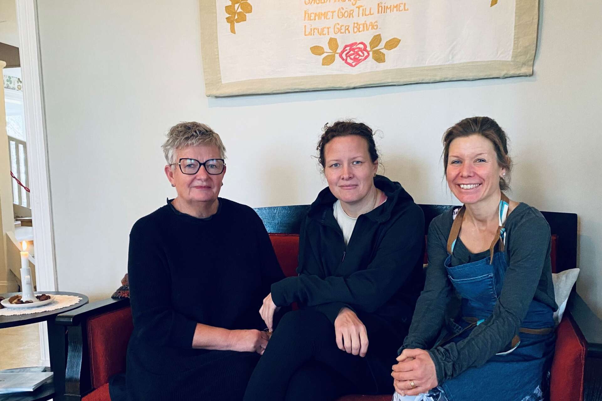 Yvonne Fahlgren, Frida Fahlgren och Camilla Windroth är trion som genom värdskap och god smak skapat en välkomnande samlingsplats. Foto: Hanna Sundblad