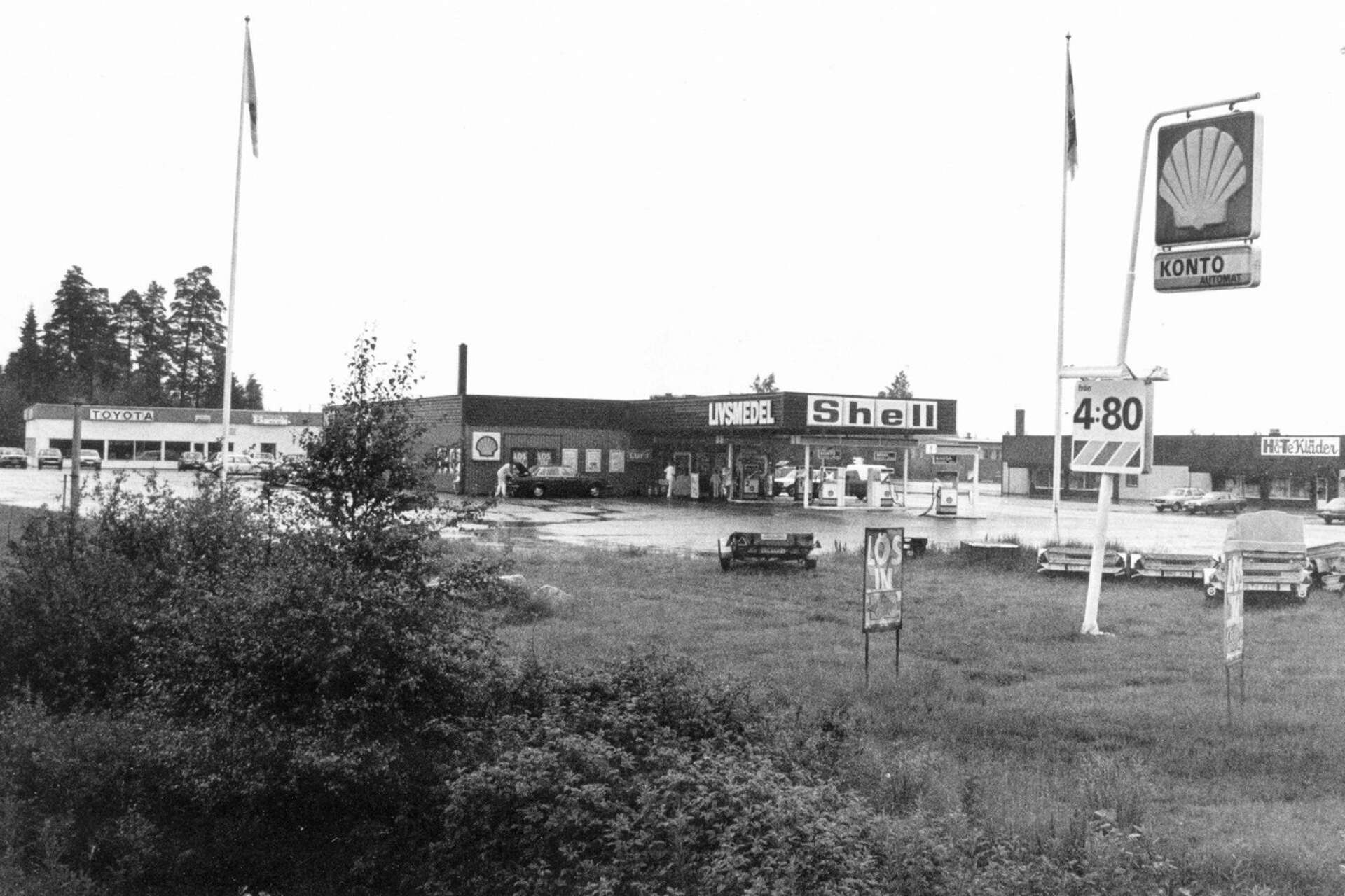 Den ursprungliga Shell-tappen på Storgatan i Ed i början av 1960-talet.