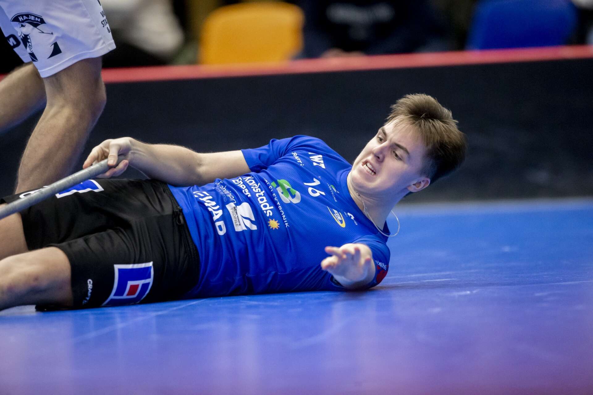 Emil Saverstam hann blott spela sex matcher innan skadan som avbröt säsongen uppstod. 
