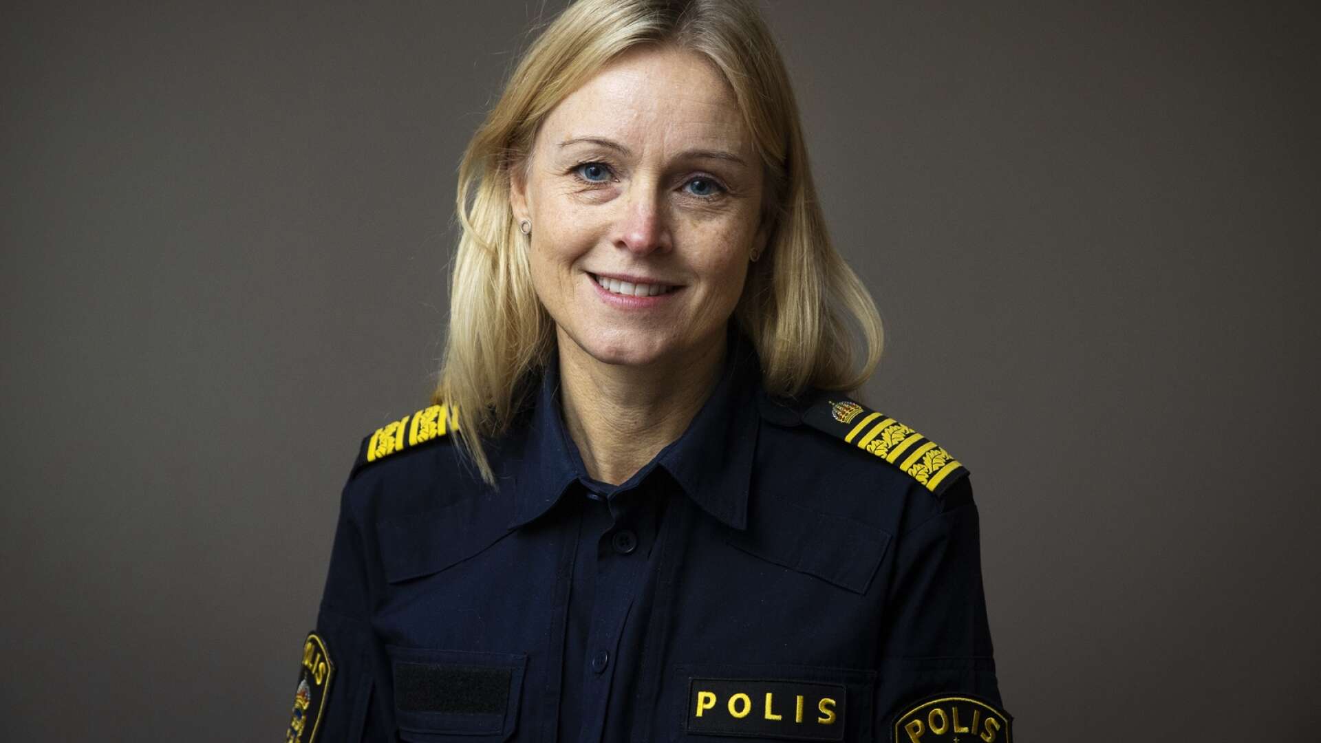Utbildad psykolog • Har patrullerat i Stockholm • Basar över 500 poliser
