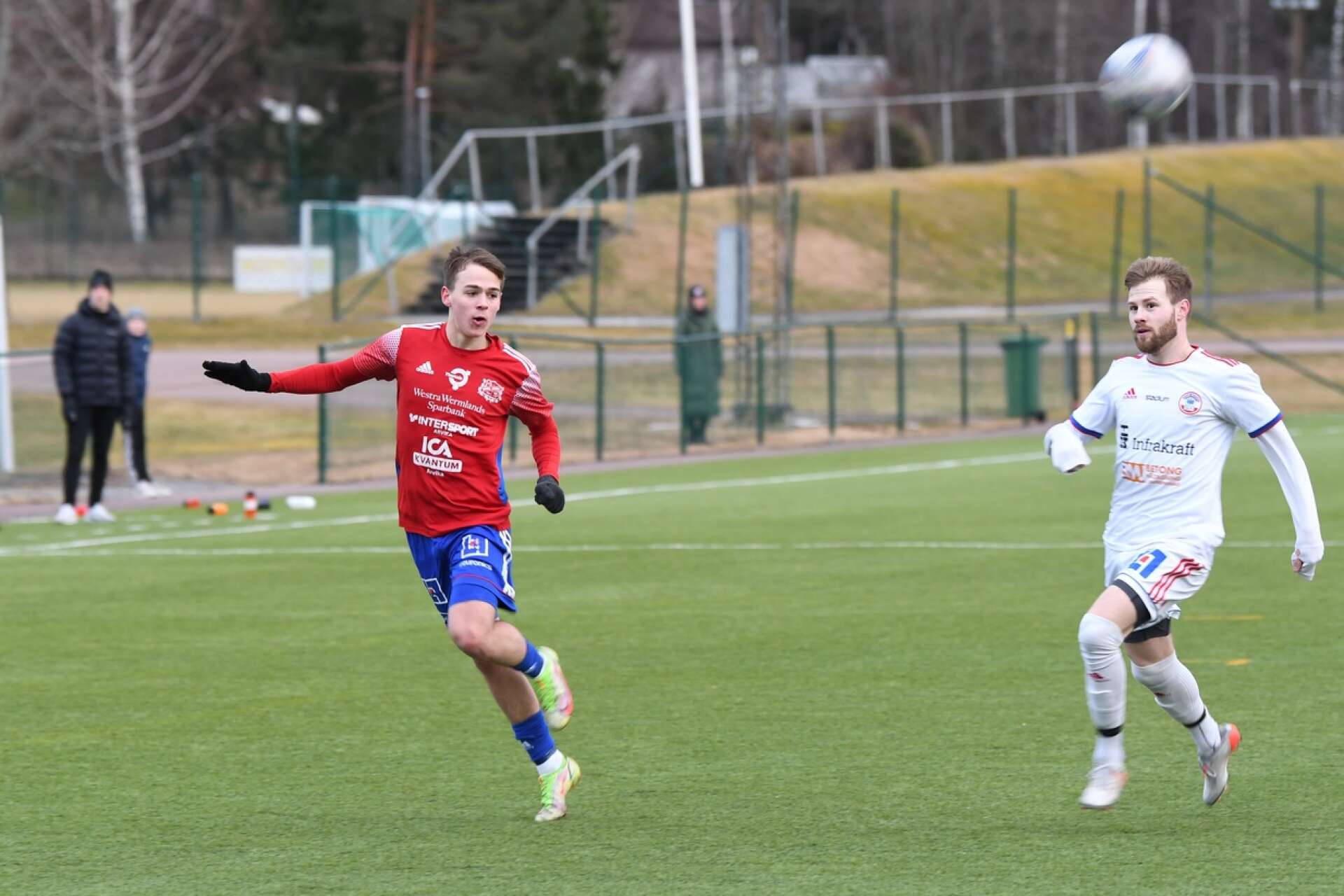 Joel Åström var trots sina blott 18 år fyllda en av Arvikas bärande spelare ifjol och startade i princip samtliga matcher. Efter säsongen valde han dock att lämna laget efter missnöje mot både tränarstab och ledning.