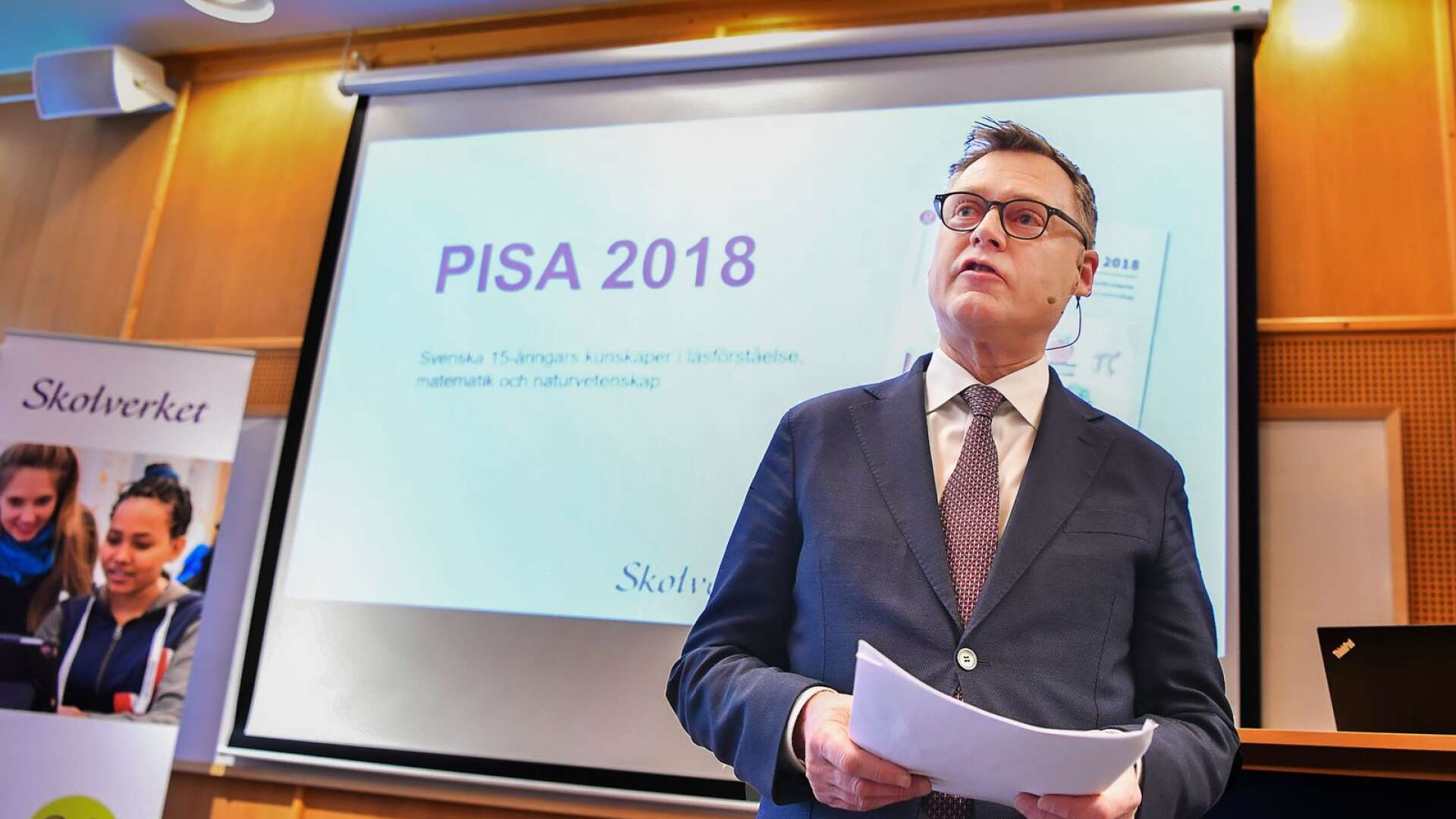 Skolverkets generaldirektör Peter Fredriksson presenterar Pisarapporten.