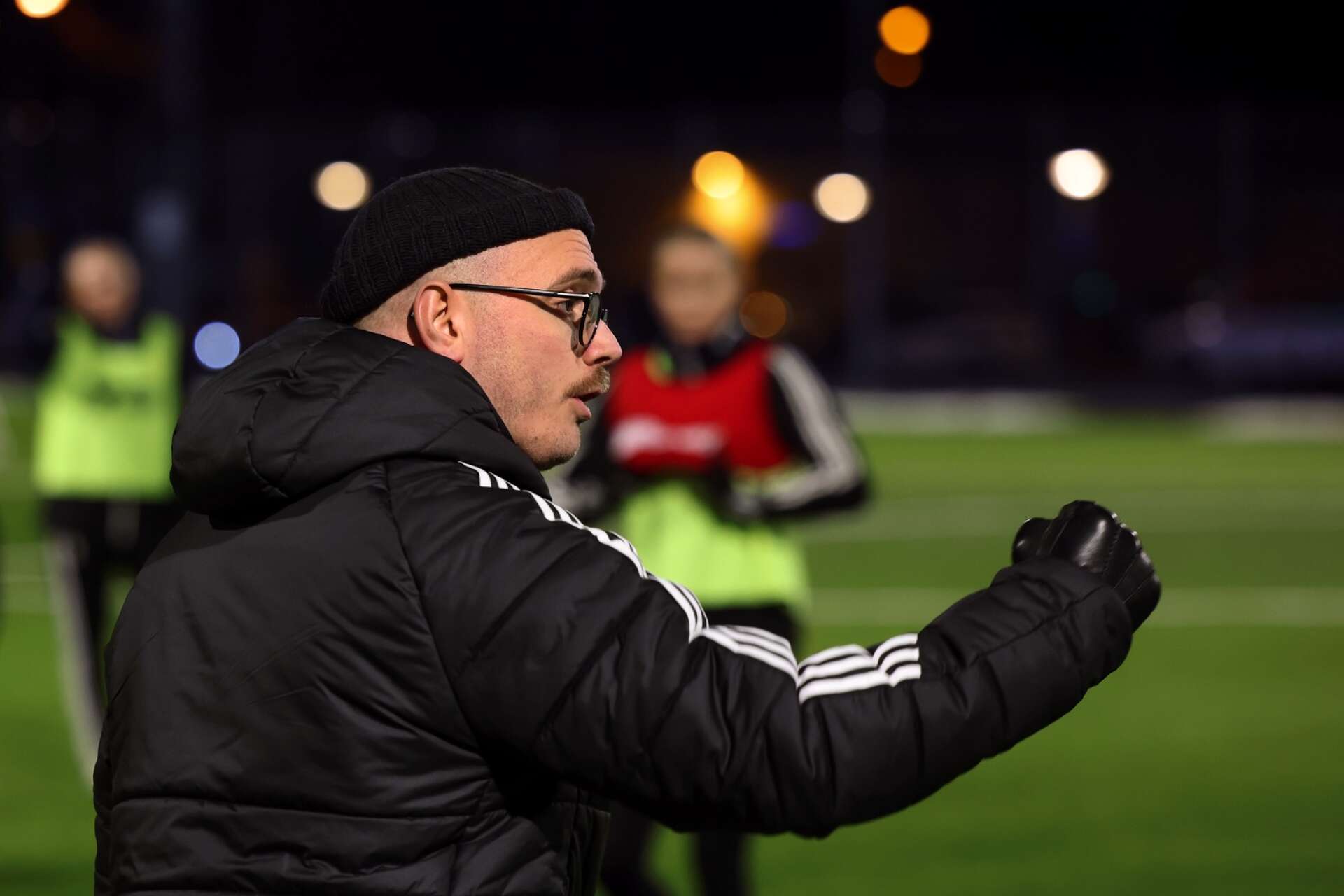 Nye LFK-tränaren Robin Carlén är inte nöjd med de träningsförutsättningar som elitettan-klubben har.