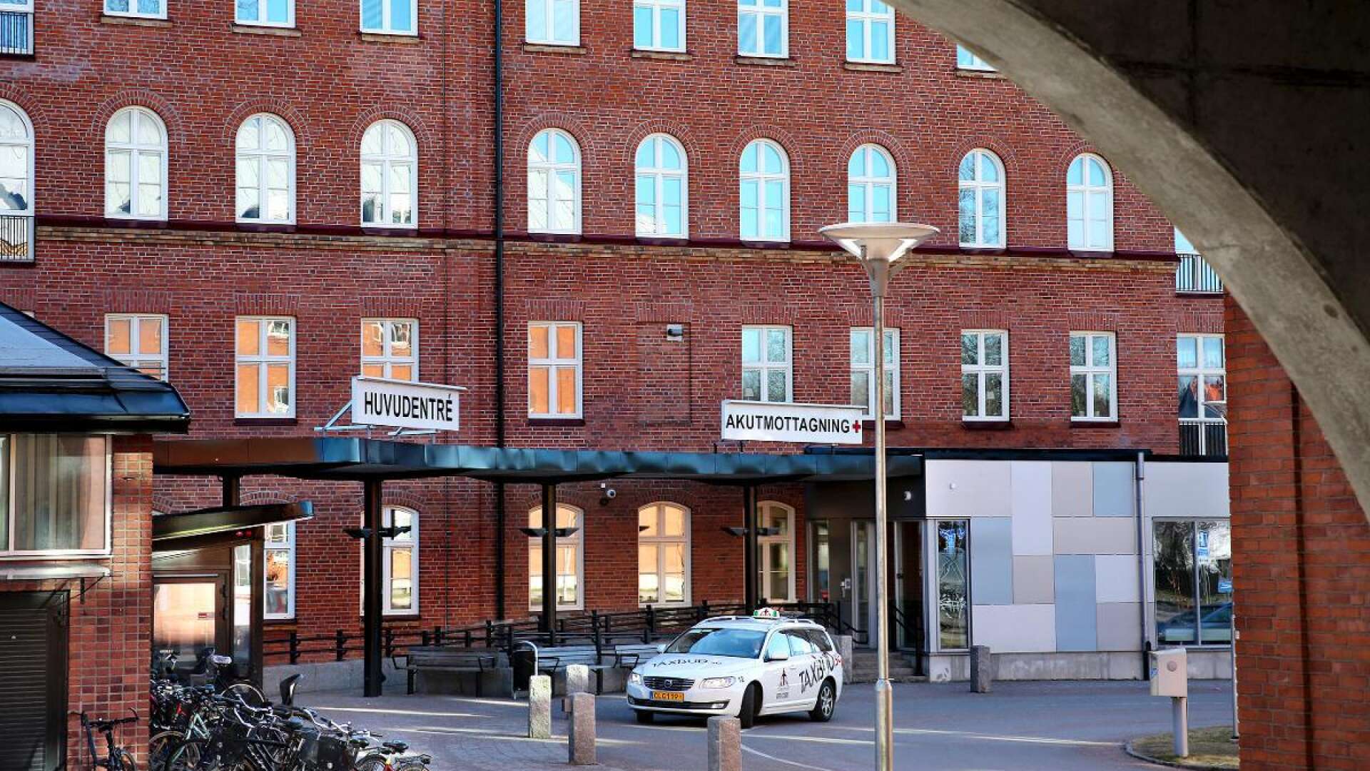 Sommarbemanning föreslås införas på medicinavdelningen i Lidköping redan i maj.