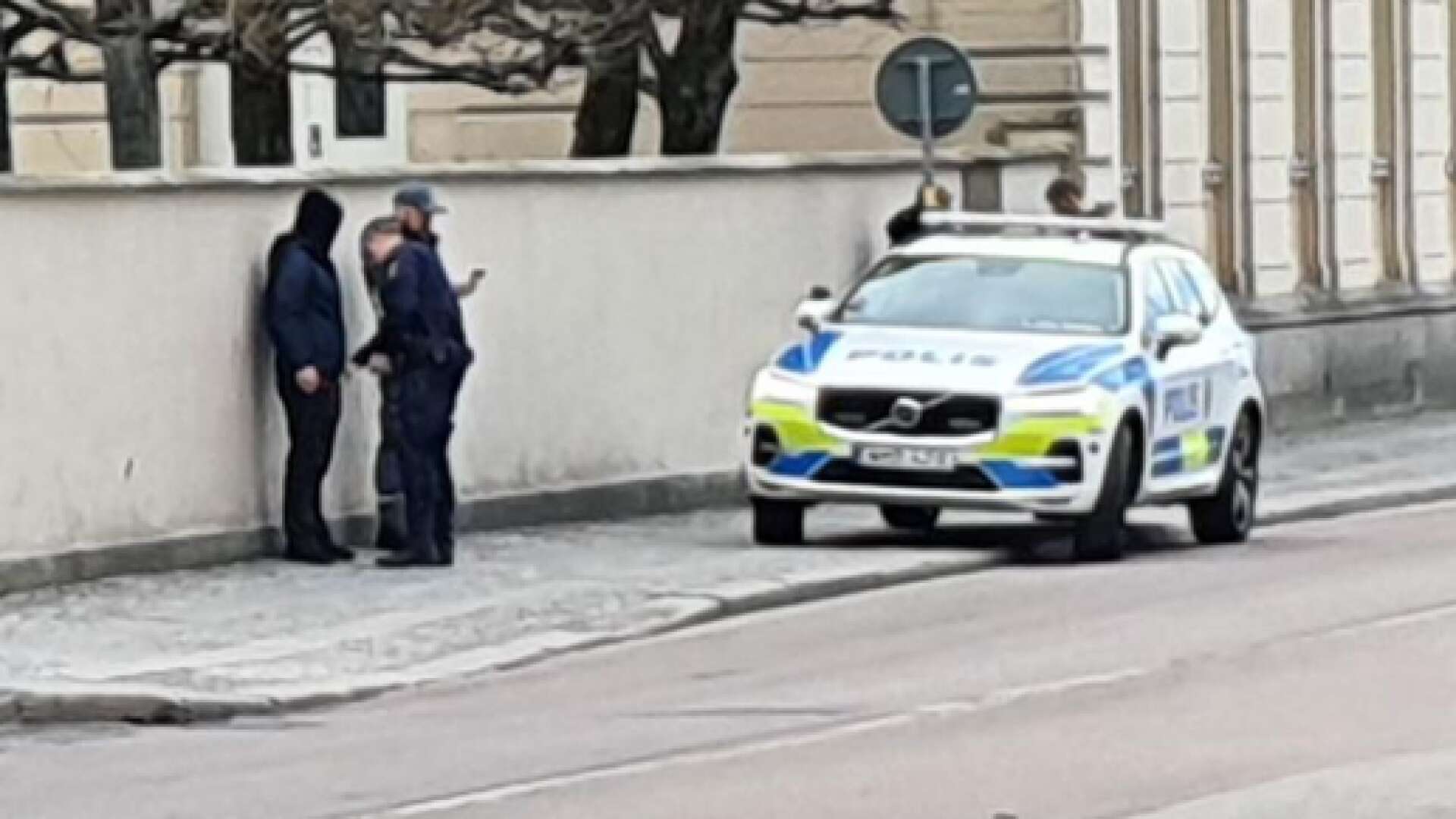 Polisen utreder ett bråk på Kungsgatan i Karlstad. 
