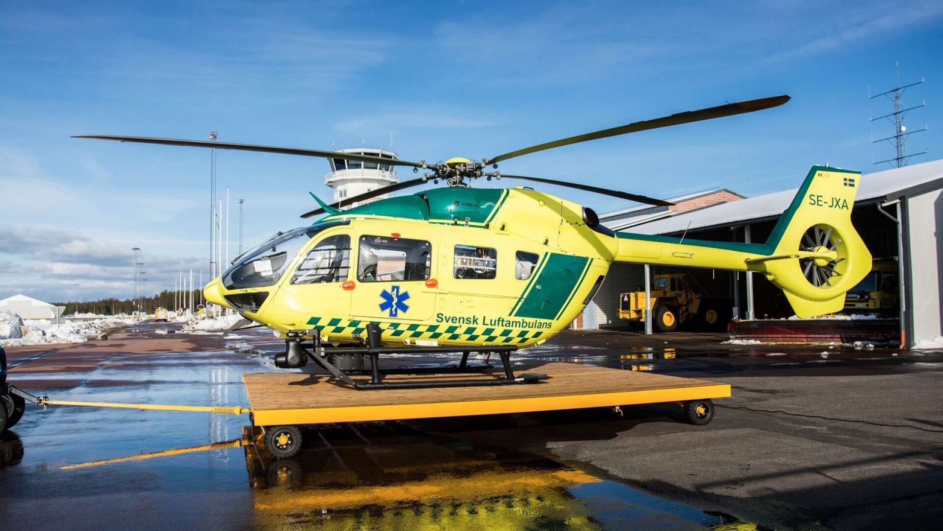 En ny ambulanshelikopterstation med hangar och kontorsdel ska byggas på Karlstad flygplats.