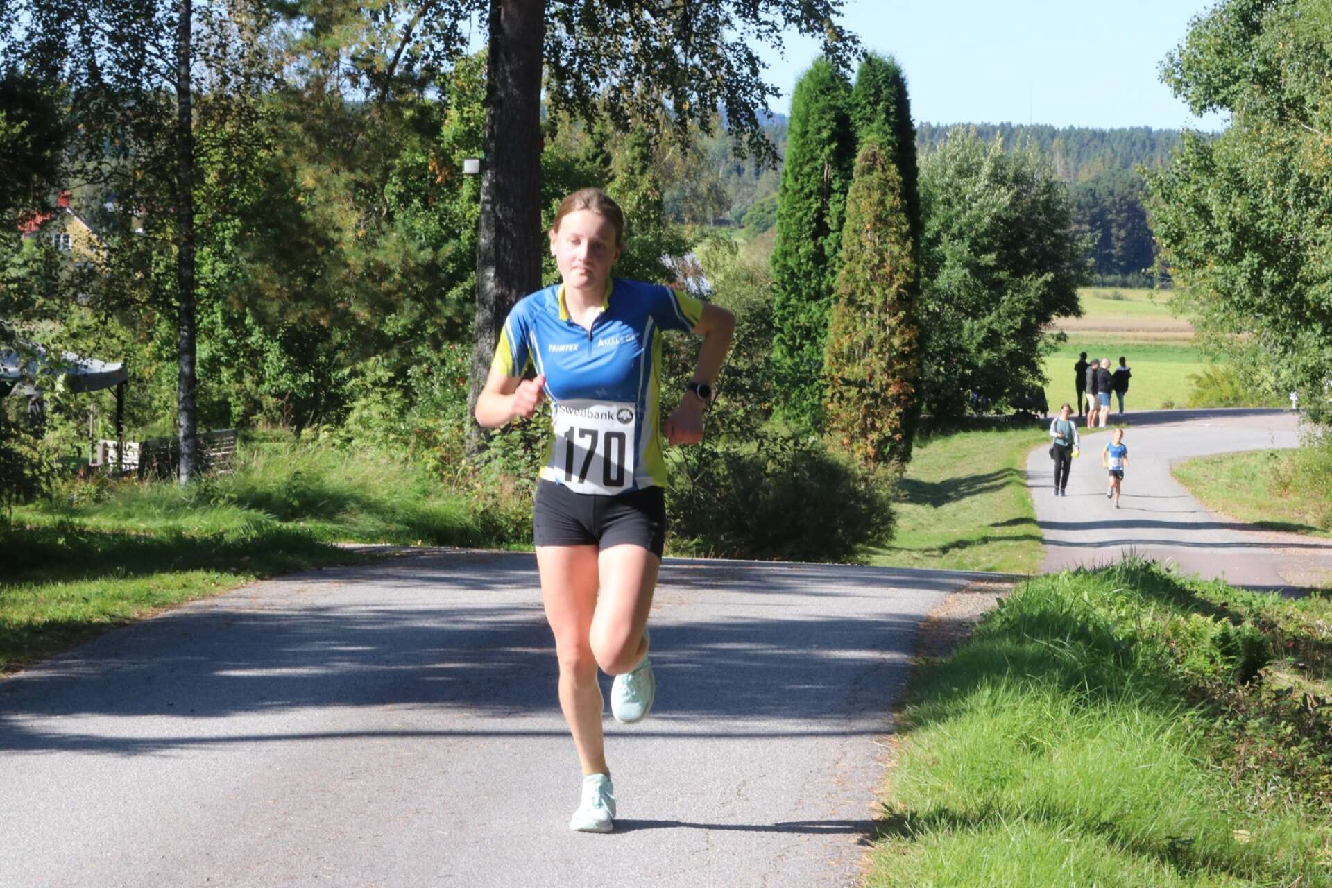 Emma Hellström från Åmåls OK kom tvåa på damernas 7.6 km efter Sofie Nelson Rask. Tiden blev 37.08.