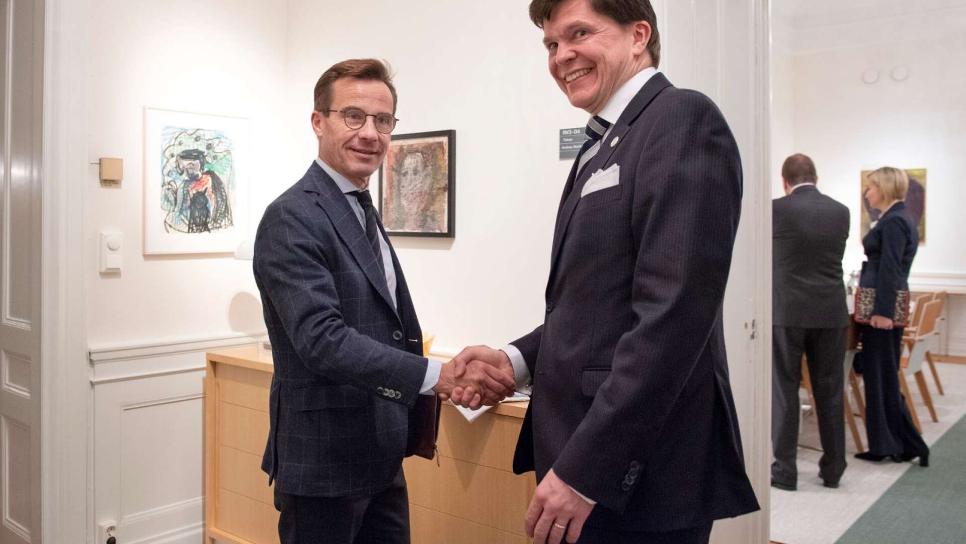 Ulf Kristersson träffar talman Andreas Norlén.