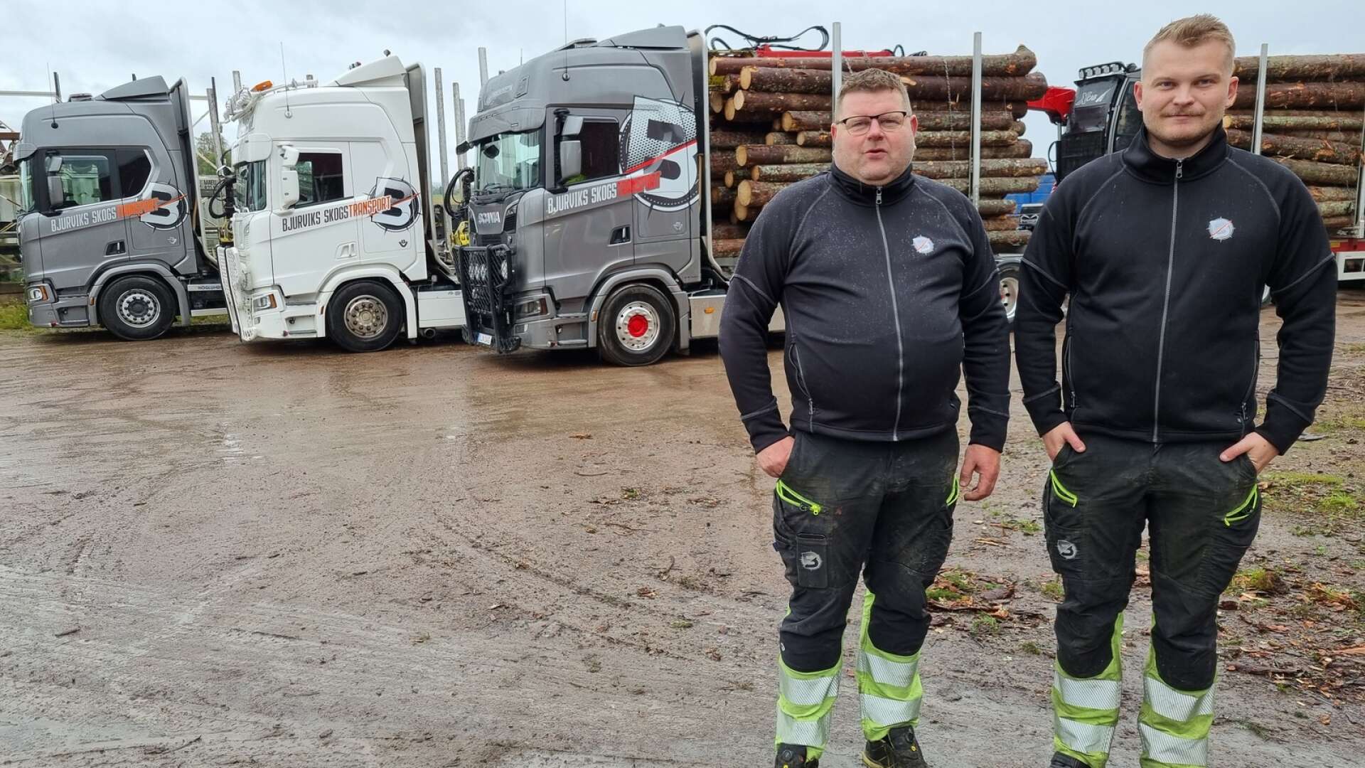 Peter och Gustav Karlsson driver Bjurviks skogstransport tillsammans.