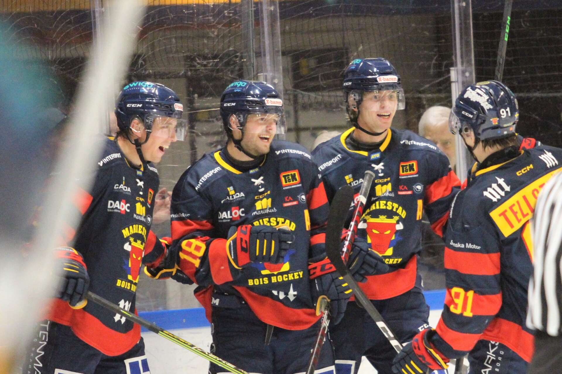 Kedjan med Jesper Lindén (18) , Lucas Larsson och Oscar Tellström har varit Mariestad Bois bästa den här säsongen. (ARKIVBILD)