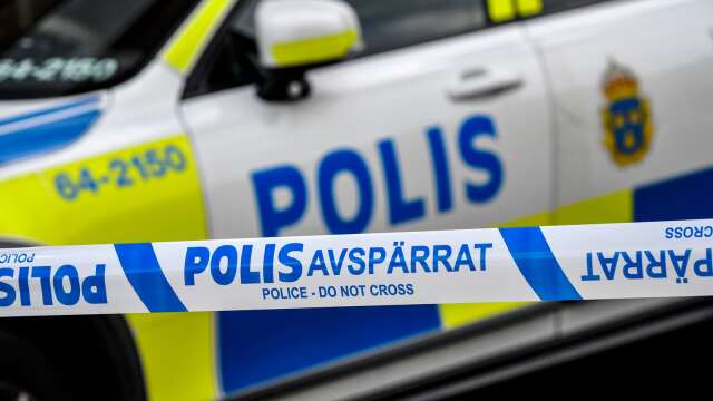 Två personer tog sig in i en tvättstuga i stadsdelen Viken i Karlstad.