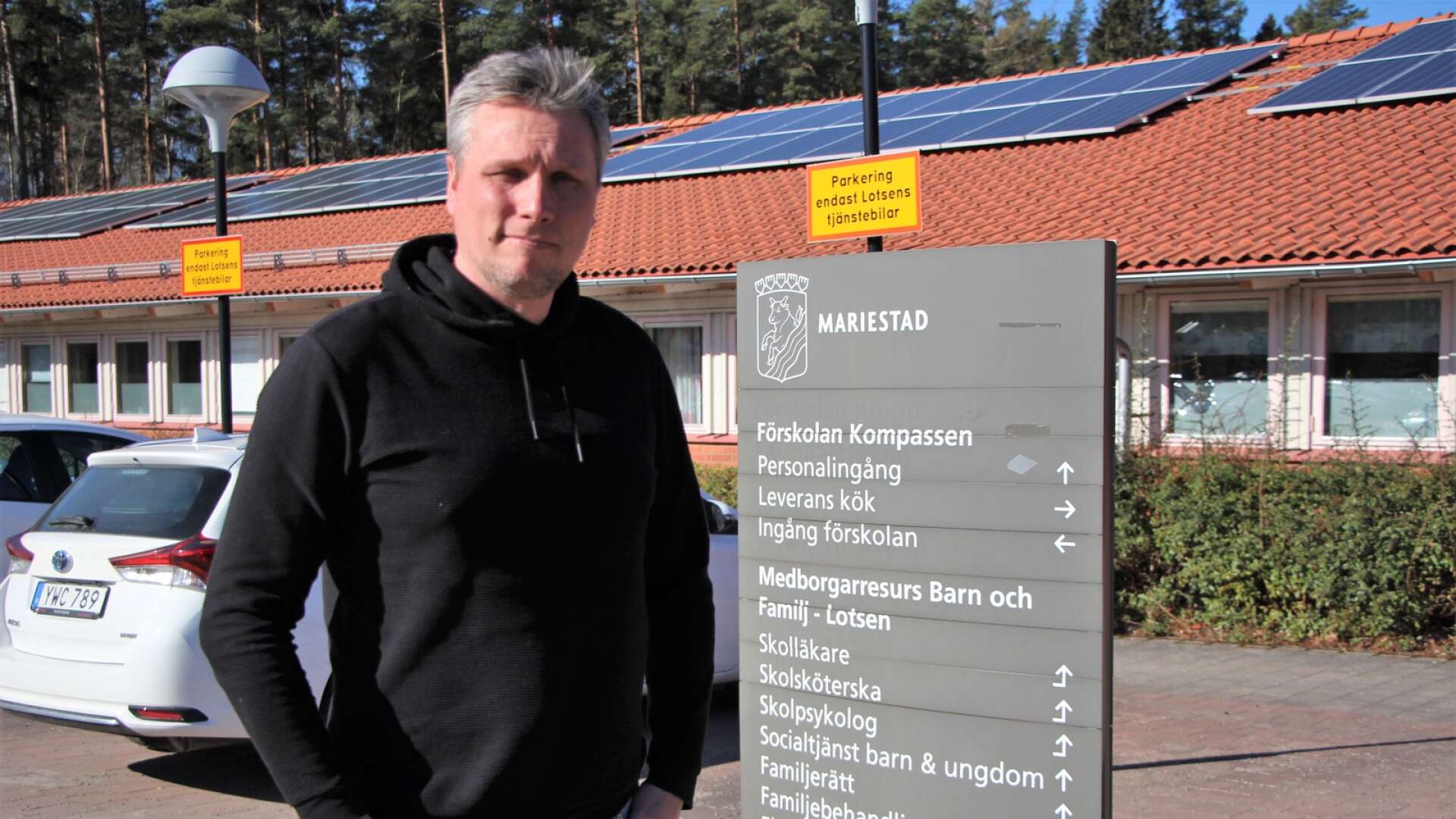 Peter Åhling, samordnare för förebyggande insatser bland barn och unga i Mariestads kommun, är oroad över det eskalerande buslivet i stan och vädjar nu till föräldrar att agera.