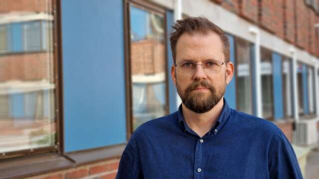 Kommundirektören i Kristinehamn, Martin Willén, kritiseras hårt för sitt ledarskap.