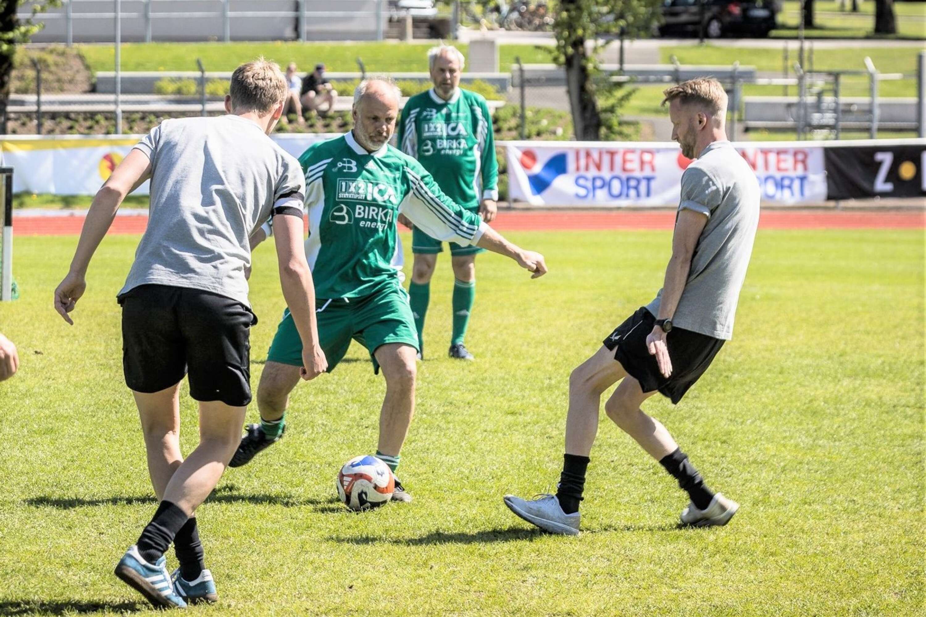 Grönklädda Gullspång i en av matcherna i Falköping.