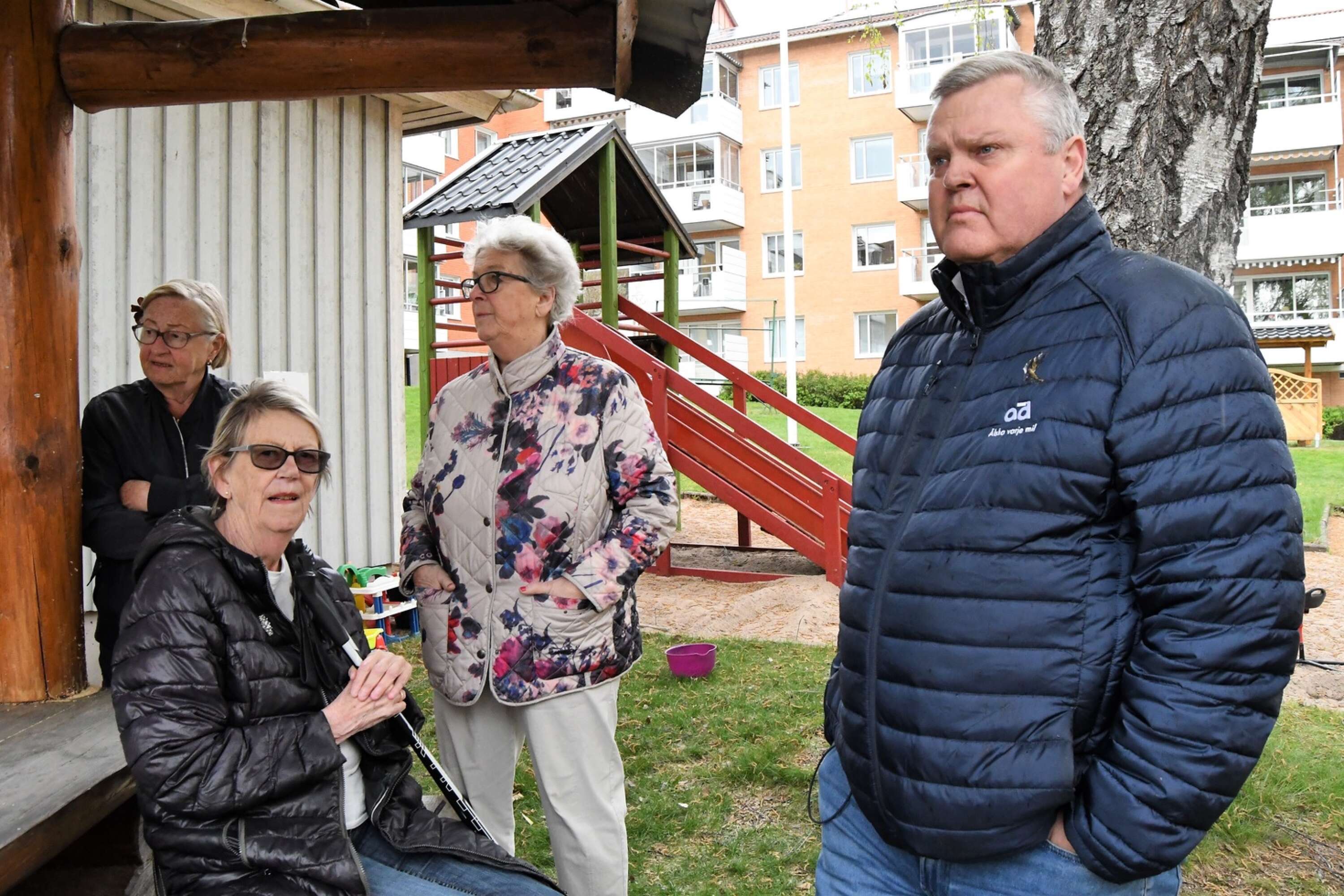 Bostadsrättsföreningen Snickaren i Arvika har drabbats av ovanligt många inbrott. Tjuvarna bryr sig inte, de vet att inget händer, säger Lollo Forsberg. 