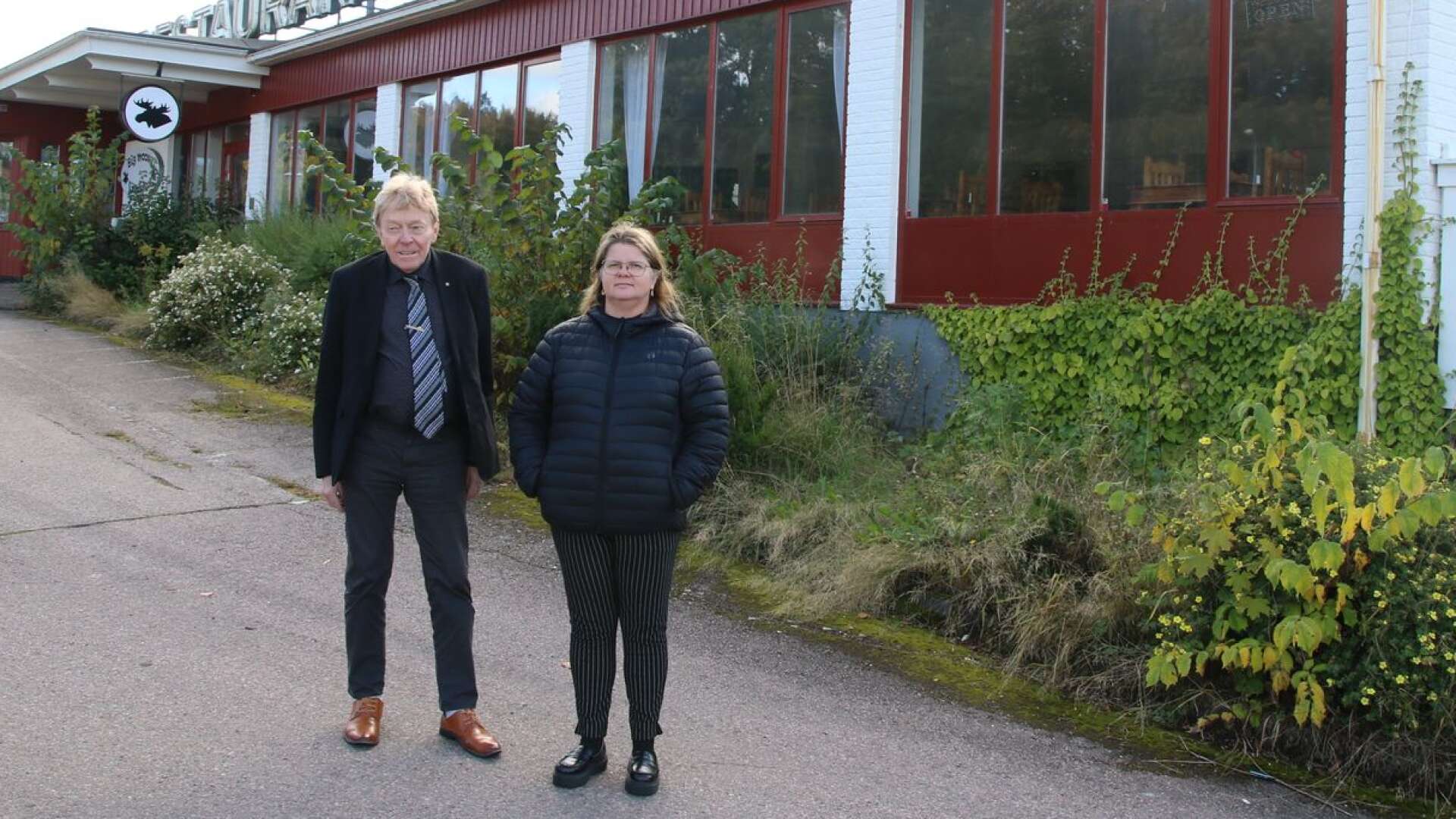 Christer Olsson (M) och Åsa Hååkman Eriksson (S) berättar att Filipstads kommun under tisdagen, den 20 september, köpte Hotell John.
