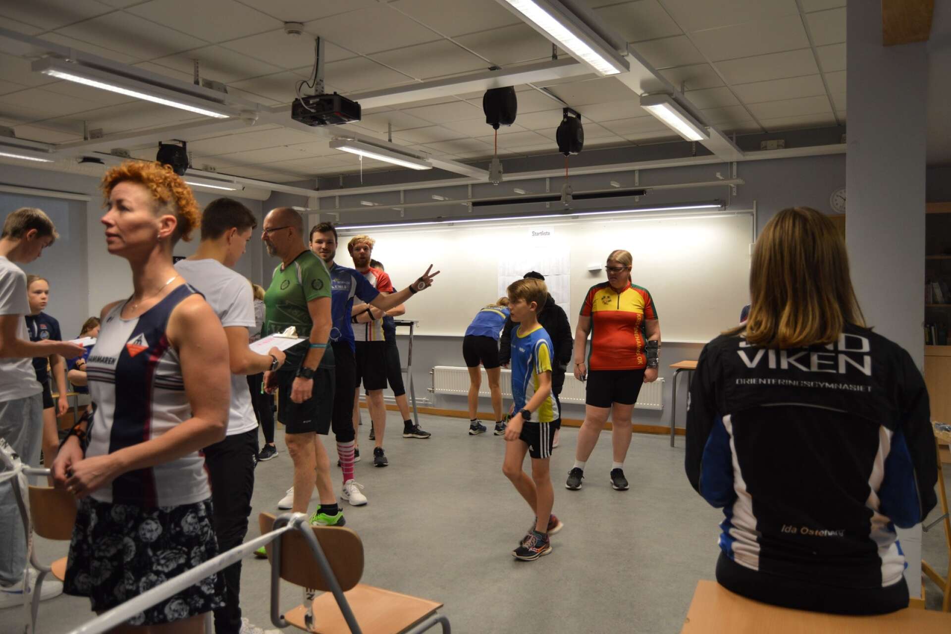 Viken indoor arrangeras av eleverna på Bessemerskolan. Emil Hellström tog hem totalsegern i H10-klassen.