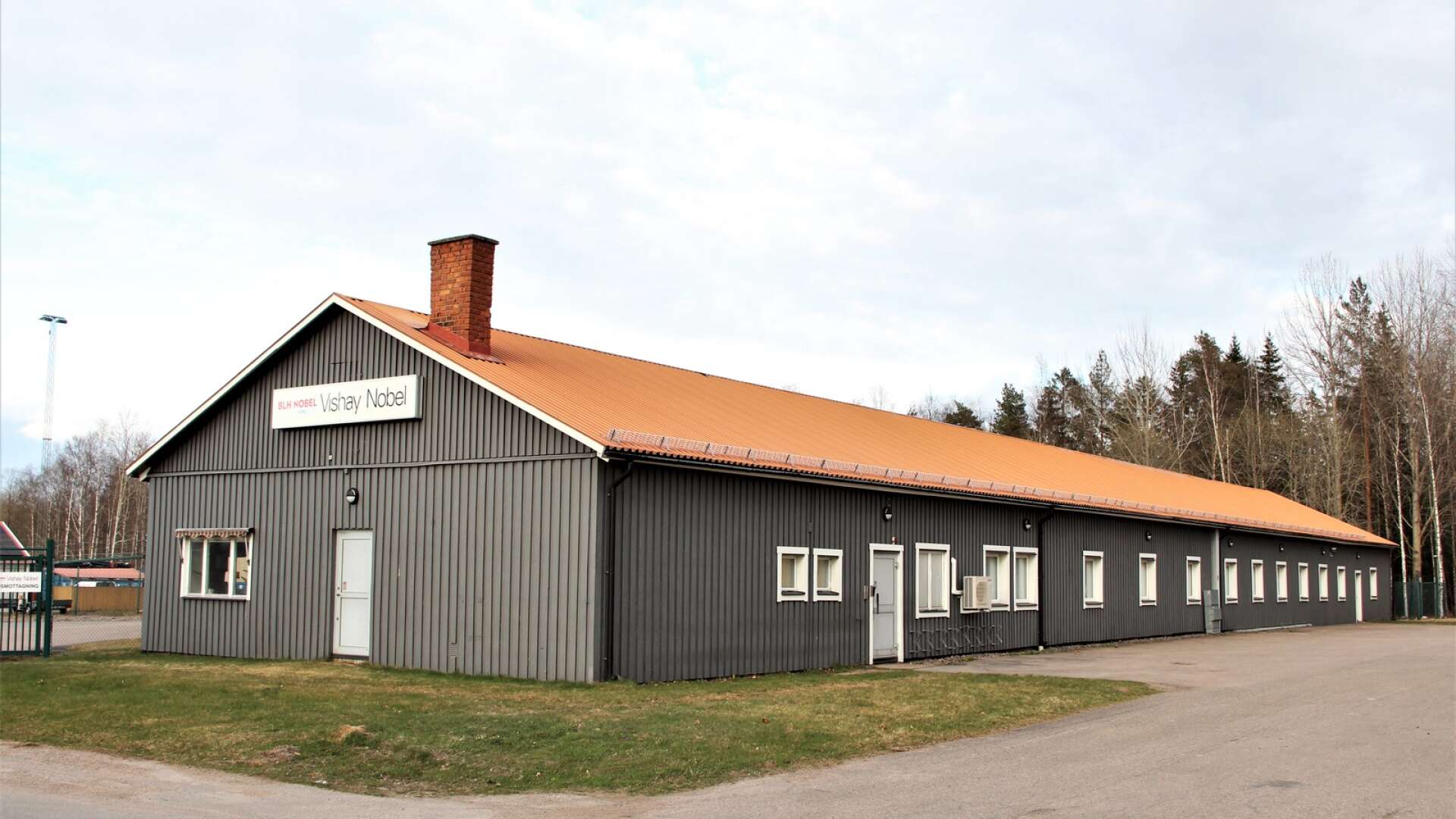 Degerfors Industrihus AB har sökt bygglov för utbyggnad av industrilokalen på Gjuterigatan för Vishay Nobel AB&apos;s räkning.