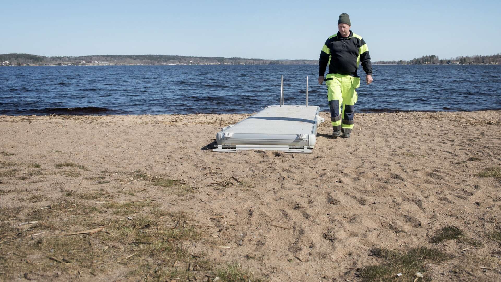 Vid Degernäsbadet ska de stulna bryggsektionerna ersättas med nya, enligt Tobias Nordin, kommunens serviceenhet.