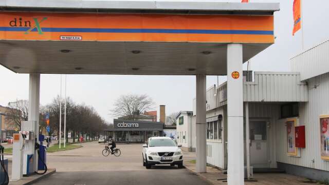 Rånet inträffade strax före klockan elva på måndagsförmiddagen den 24 april på bensinstationen Din-X.