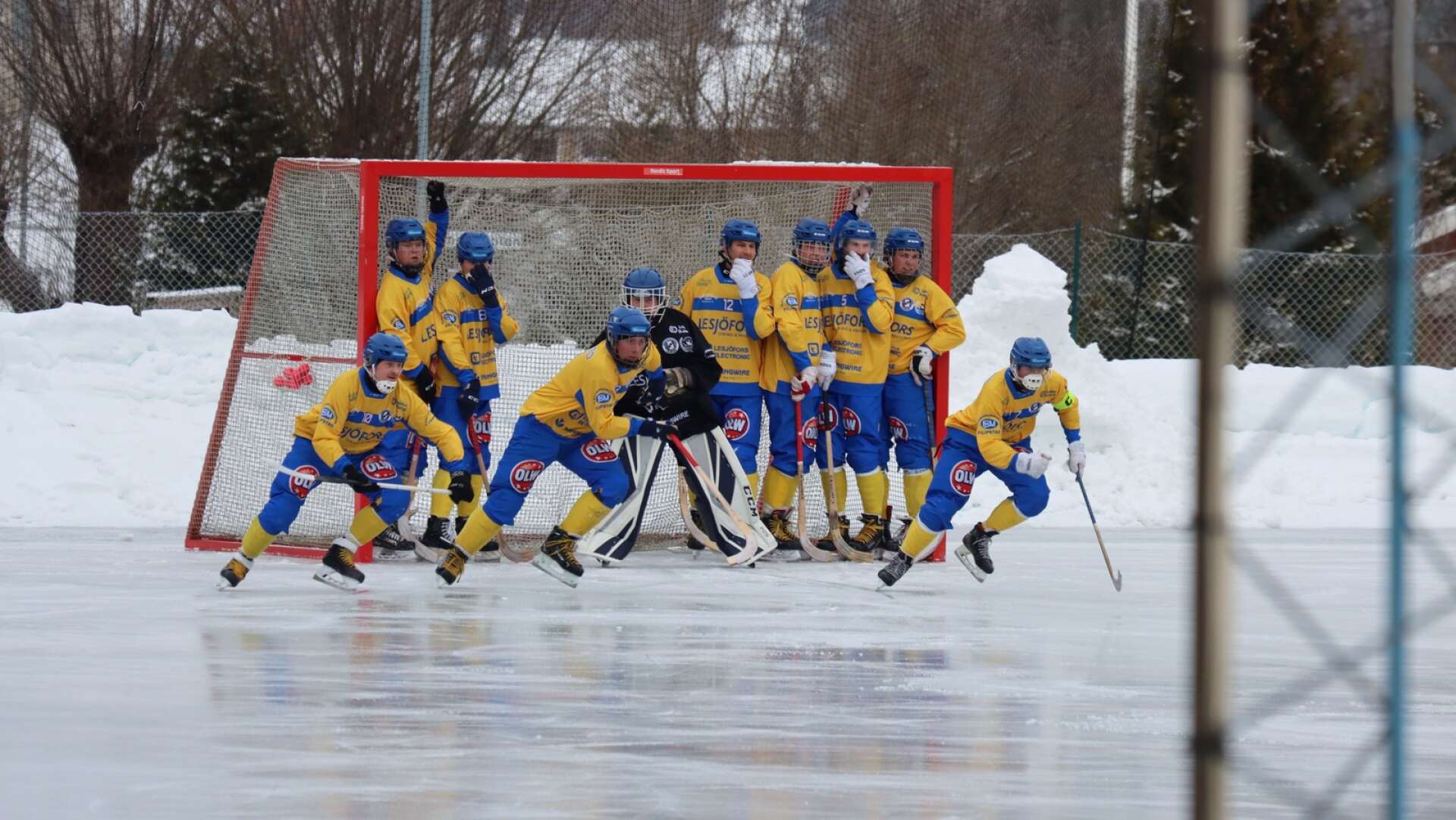 Lesjöfors/Filipstad bandy spelade dubbla matcher under helgen. 