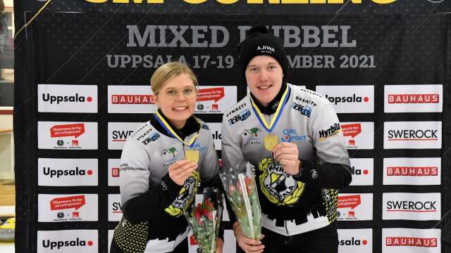 Daniel Magnusson från Karlstad vann mixed-SM i curling tillsammans med Johanna Heldin.