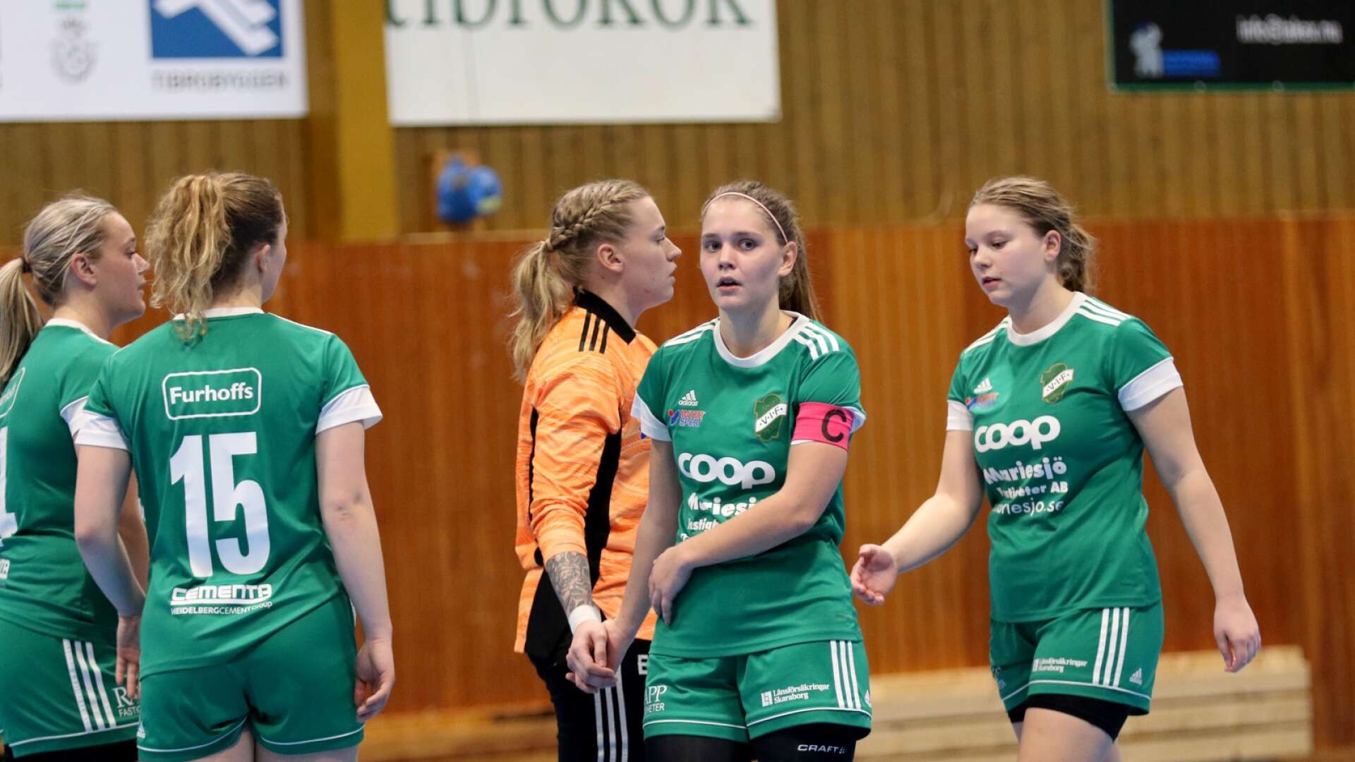 Götene FK slog Våmbs IF med 1–0 i finalen av Möbelcupen. Sofia Lindh och Våmb deppade efter förlusten men kunde totalt sett glädja sig åt en lyckad turnering där laget endast förlorade en match.