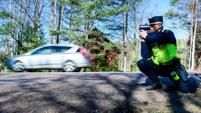 Trafikpolisen och kollegor på lokalpolisen har under den här veckan extra bra koll på fortkörare i länet. Även andra trafikbrott slinker med.