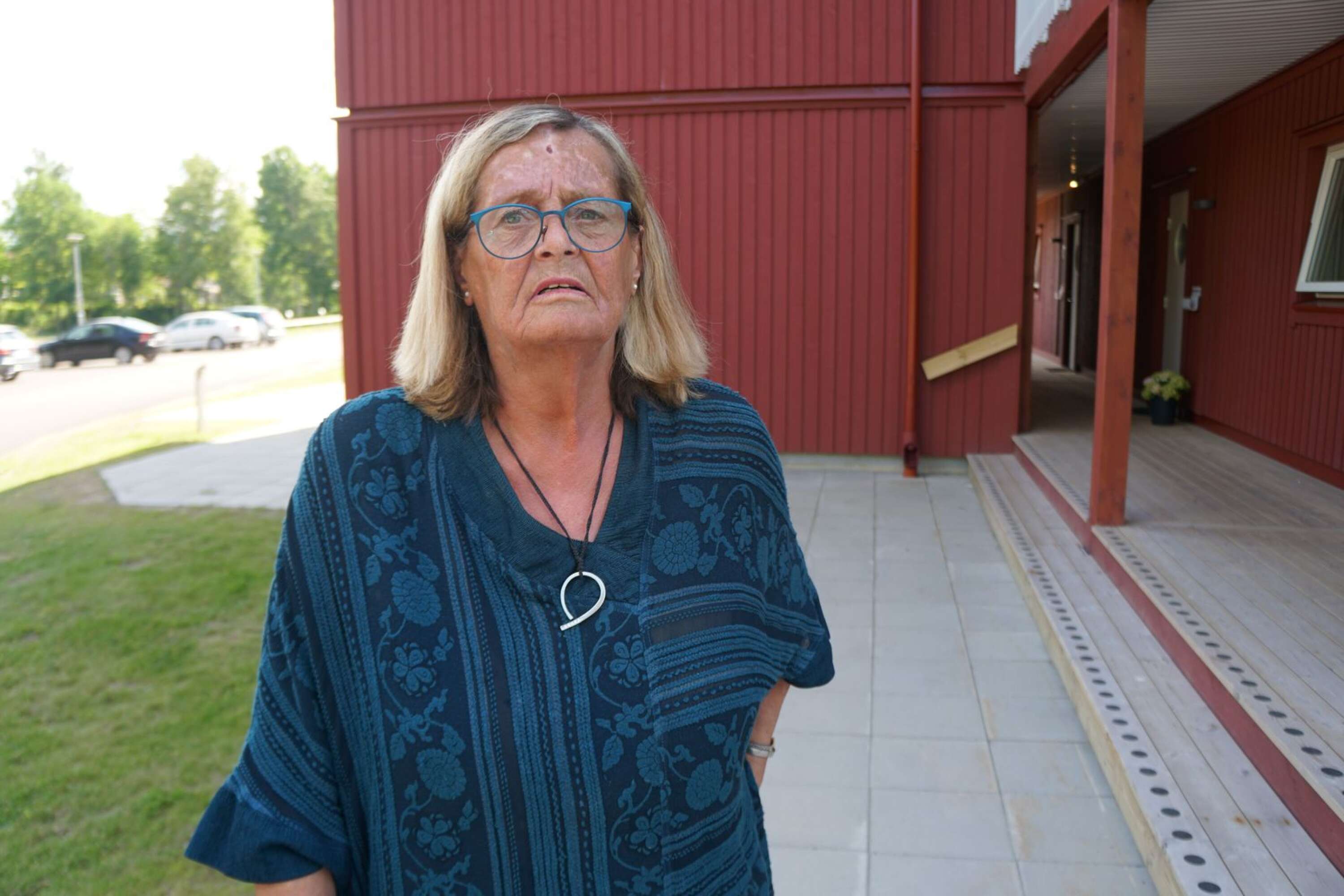 Britt-Marie Andersson har missat möten och läkarbesök på grund av att hon fastnat i hissen.