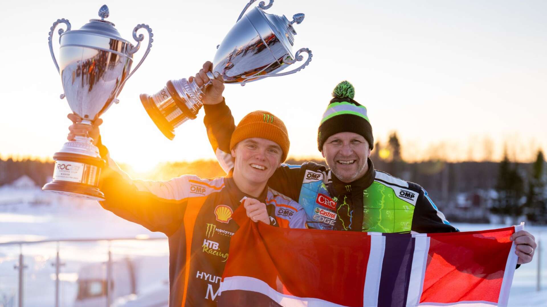 Oliver och Petter Solberg jublar efter segern i Race of champions.