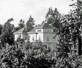 I Billeruds disponentbostad, gamla Villa Billerud, bodde Christian Storjohann. Tornet i ena hörnet av huset fick en efterföljare när Räv-Evert byggde i Rolfserud.