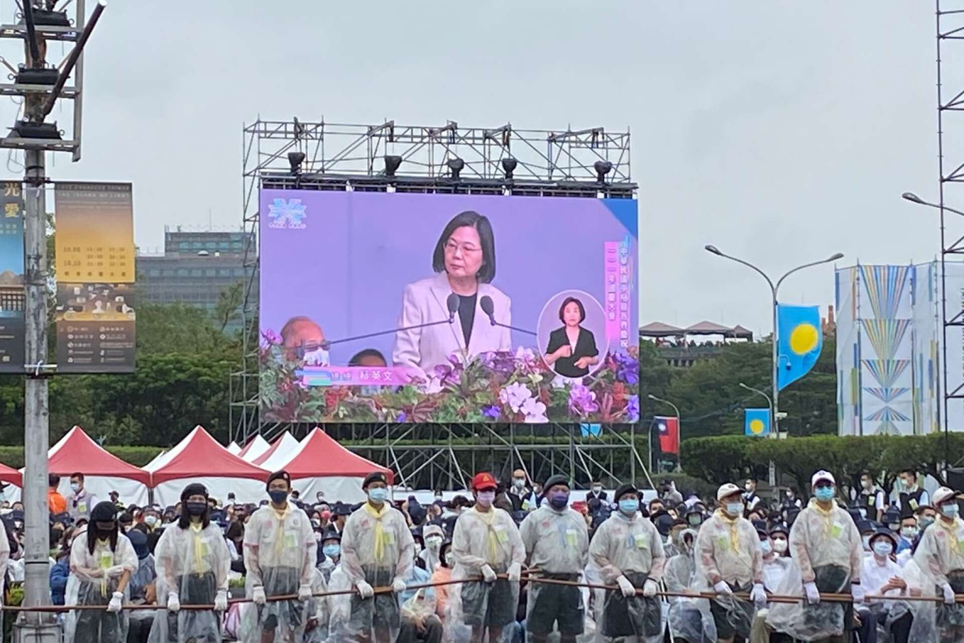 President Tsai håller tal på Taiwans nationaldag.