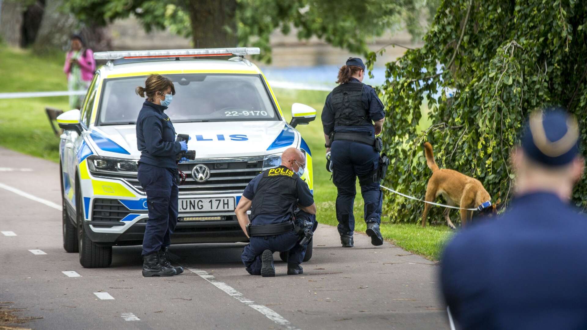 Med tanke på de allvarliga våldsbrott vi sett i Karlstad i sommar behöver vi modiga politiker som är i framkant och vill hitta nya lösningar för att få bukt med kriminaliteten, skriver Robin Lennartsson och Anders Birkefjärd.