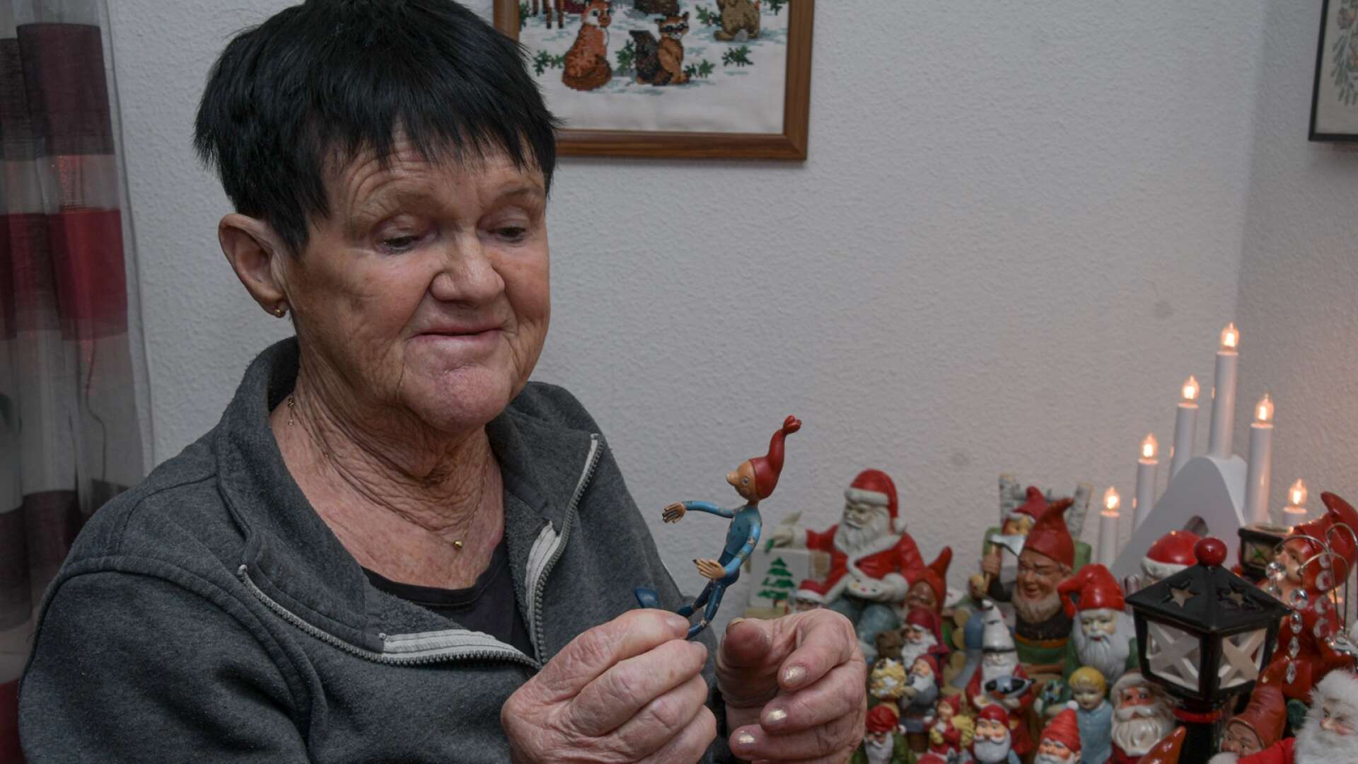 Birgitta Svensson i Halna Stommen har alltid älskat julen och särskilt att pynta trevligt - helst med 976 prydnadstomtar.