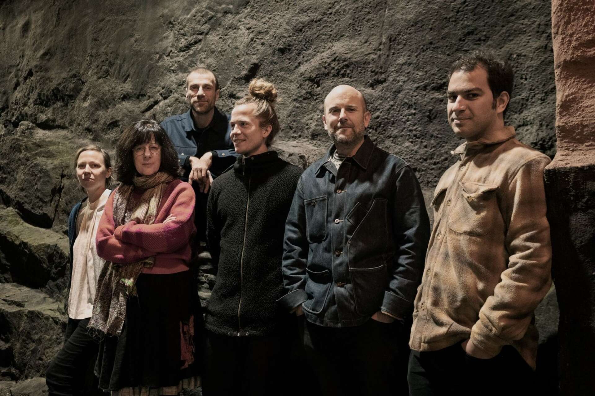Fyra av gruppens Vös sex medlemmar medverkar vid visningskonserten av ”Körkarlen”. Alexander Zethson och Johan Berthling i mitten.