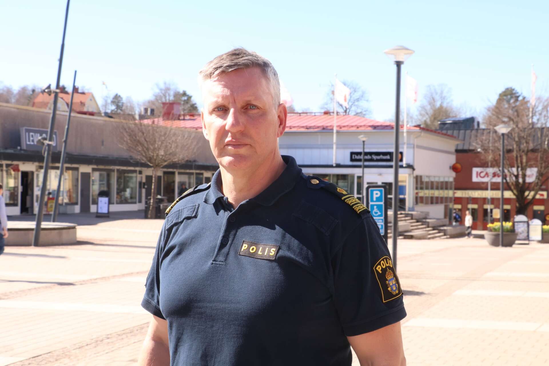 Kriminalkommissarie Per-Erik Vister varnar för ett antal olika former av brottslighet som ökar nu under sommaren.