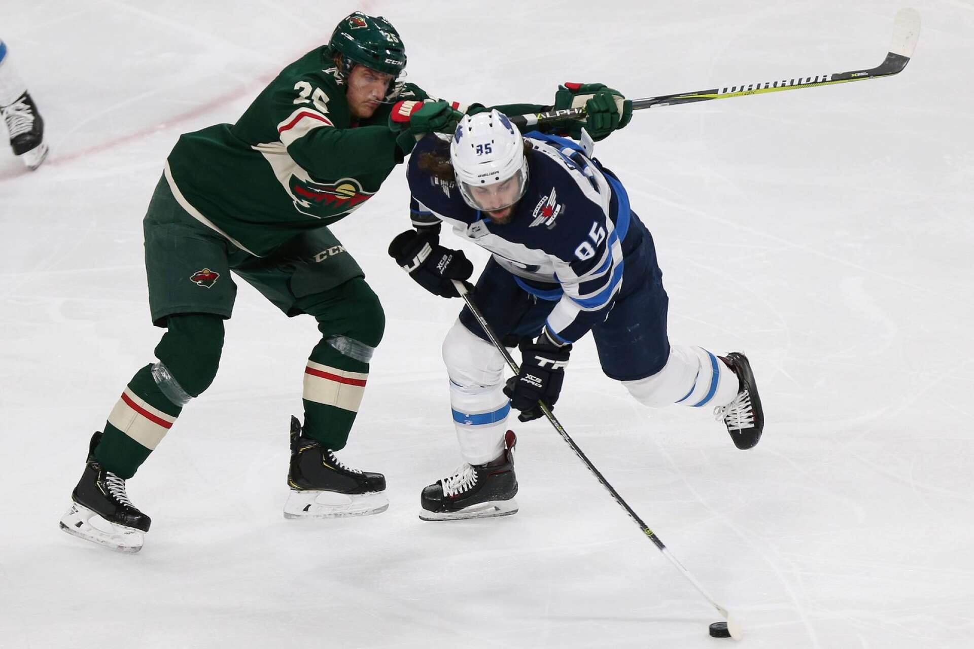 Jonas Brodin spelade inte bara tufft mot Winnipeg, han lämnade också isen med två poäng.
