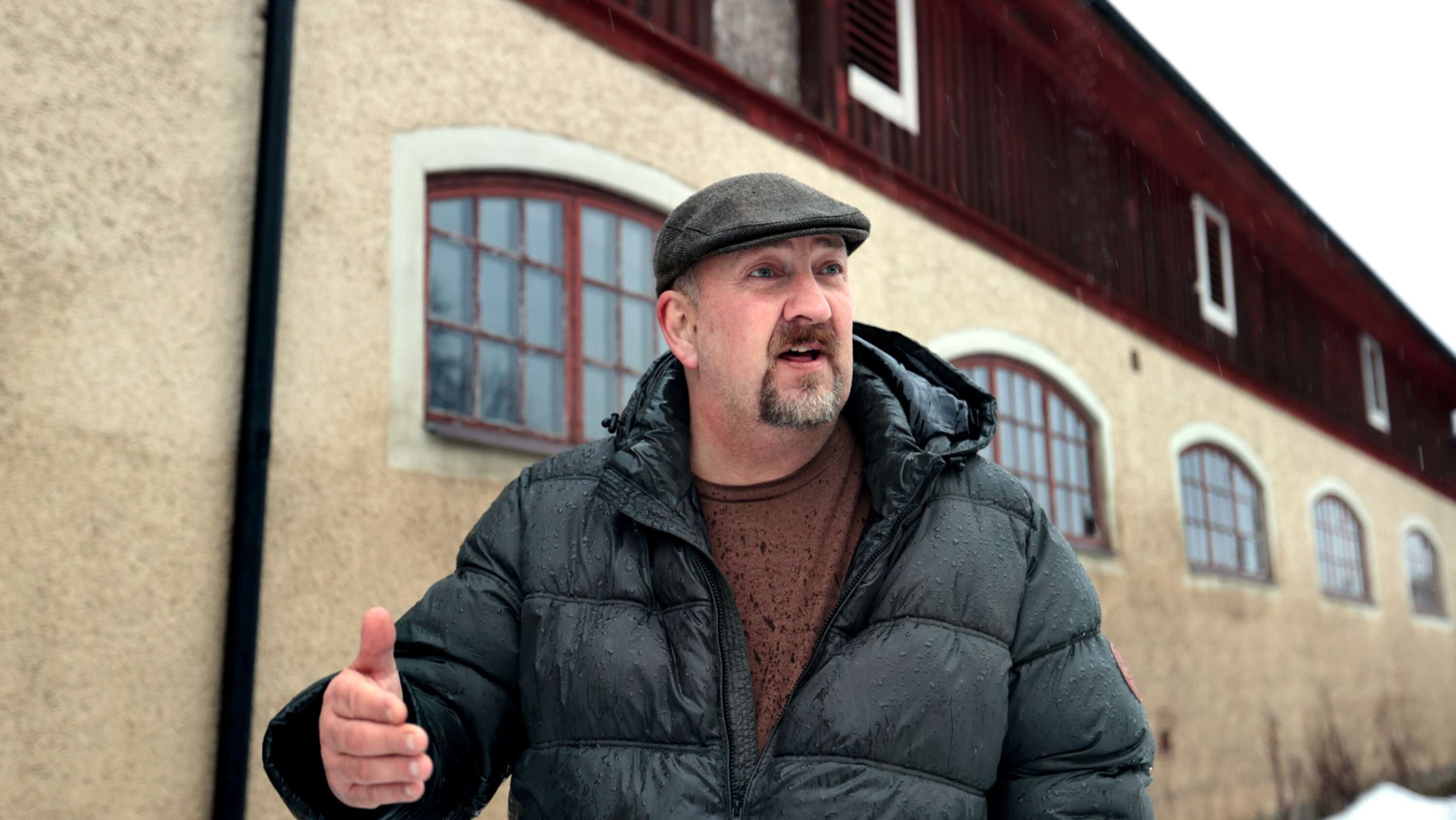 Stefan Larsson tycker att stiftelsen ska göra sig av med både Stallet och Stålmekan.