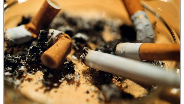 Efterfrågan på cigaretter har ökat i covid-19-pandemin. Mer hemarbete har gjort det möjligt för fler att röka på arbetstid, enligt den brittiska tobakstillverkaren Imperial Brands.