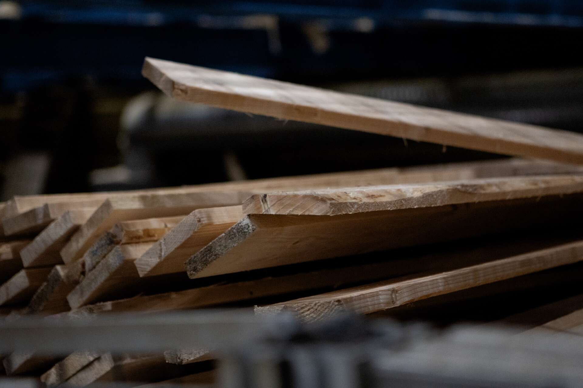 25 miljoner plankor och brädor sågas till årligen på sågverket i Moelven Valåsen.