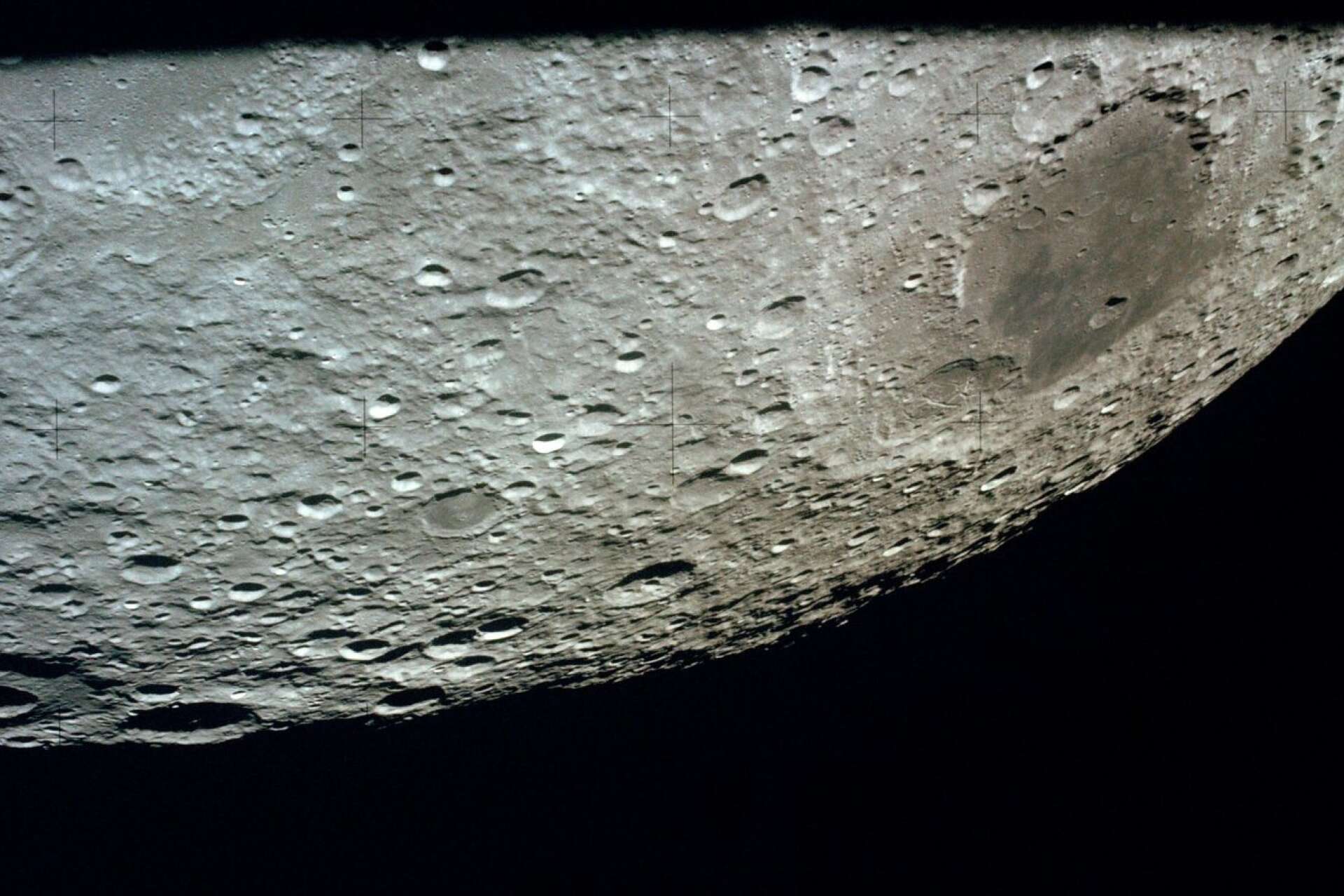 Mare Moscoviense på månens baksida.