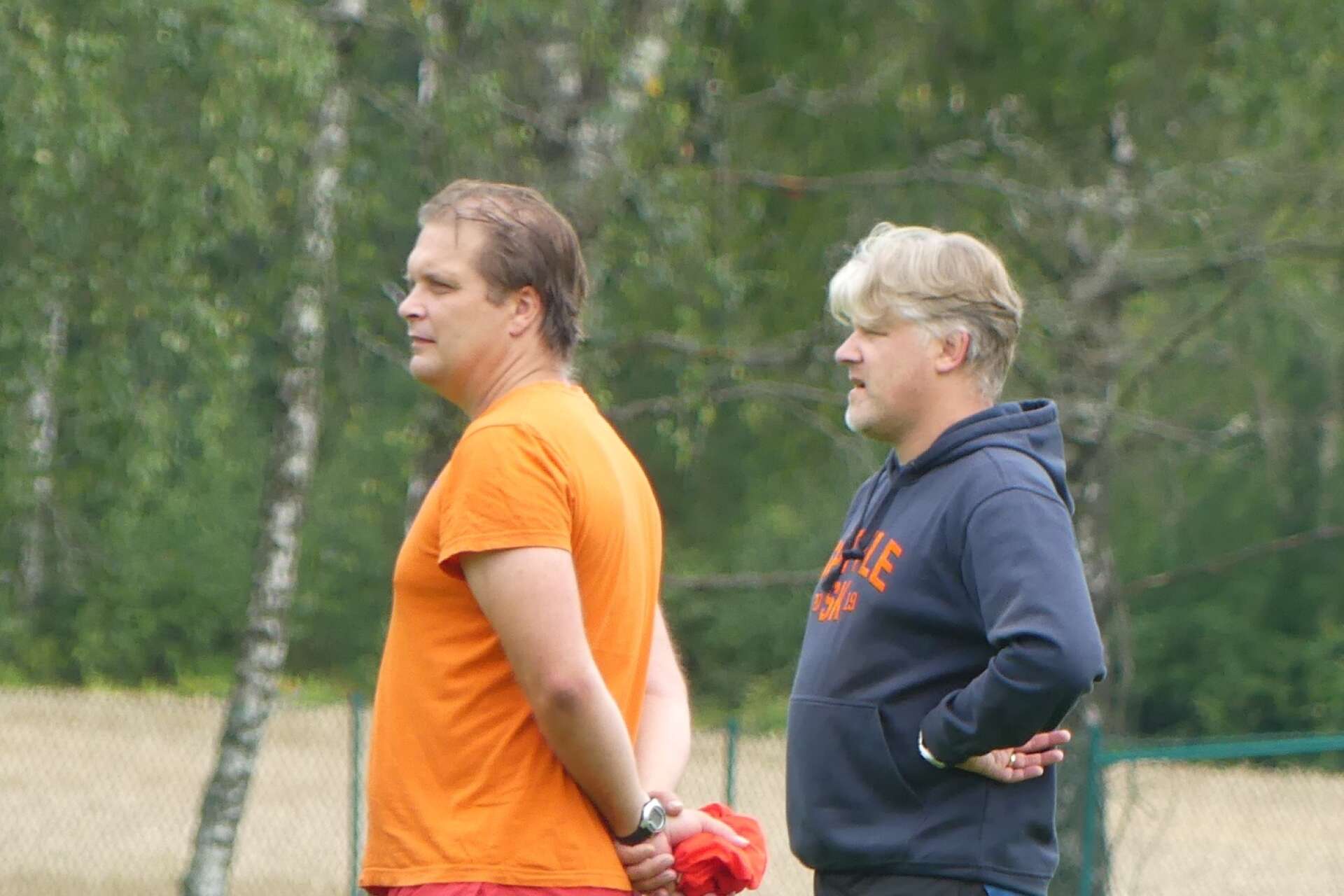 Två av lagets tränare, Anders Widing och Tomas Locken. 