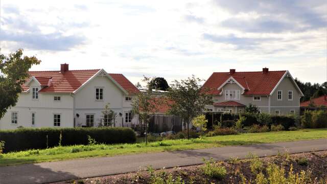 Taxeringsvärdet ökar på villor i Hjo med 44 procent, mest i Skaraborg, enligt den senaste fastighetstaxeringen.