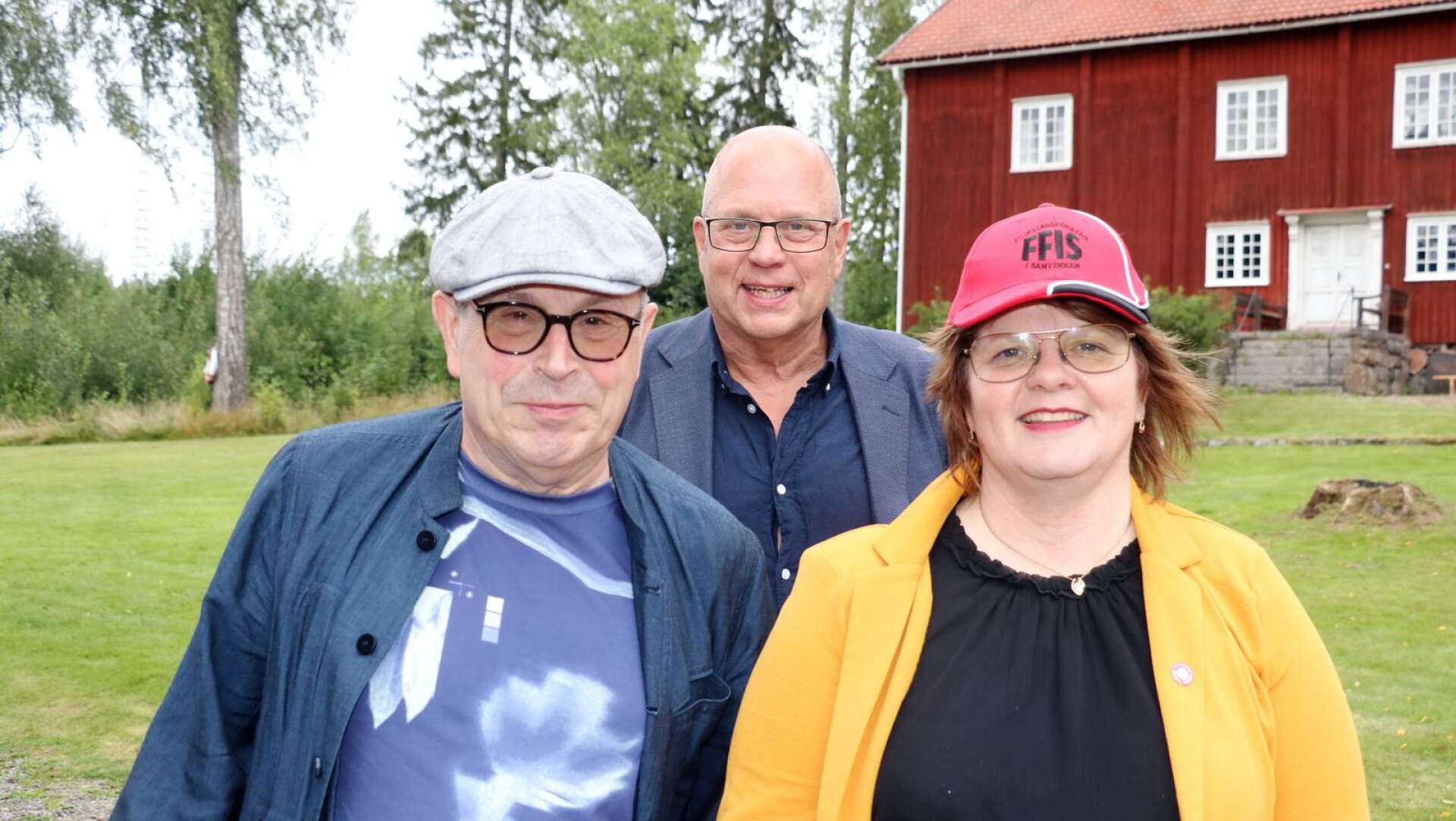 Jan Scherman, Filipstadsambassadör, Thomas Jansson, tidigare Filipstadsambassadör, och kommunalrådet Åsa Hååkman Felth (S). 