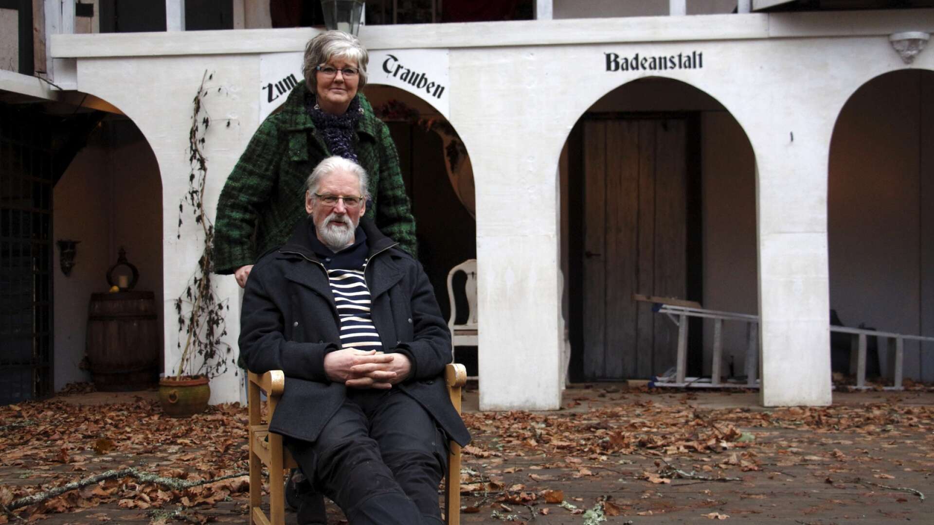 Olle och Lena Söderberg driver teater Nolby, en av de platser Tina Ruth besökte på sin resa genom länet.