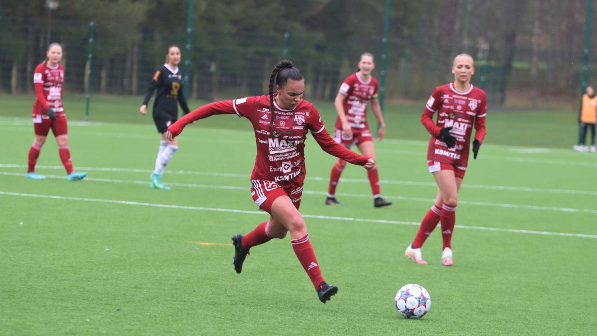 RIK Karlskoga spelar under fredagskvällen derby mot Örebro SK.
