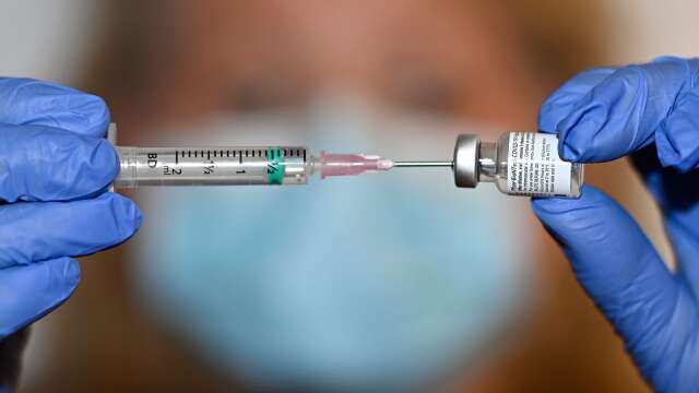 Äldre i Kil behöver inte längre åka långt för påfyllnadsdos av covid-vaccin.