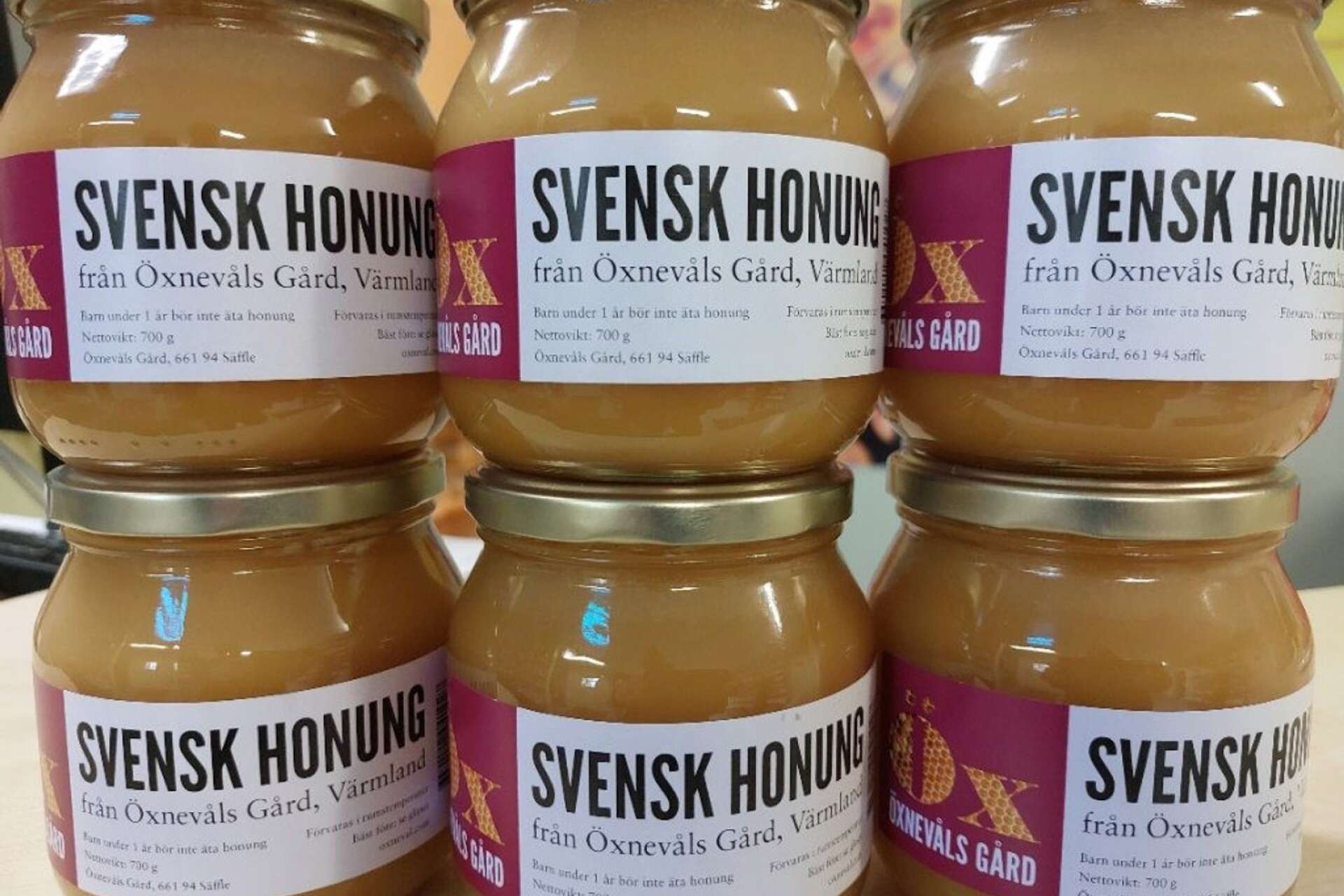 LP:s biodling säljer svensk honung, men lurades köpa kinesisk honung, levererad i 300-kilos plåtfat.
