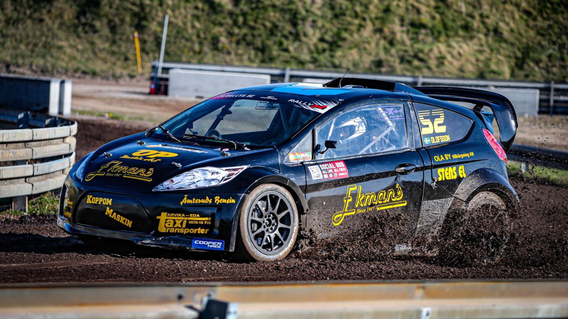 Simon Olofsson är den mest framgångsrike Lites-föraren i RallyX-historien och ser fram emot att försöka försvara fjolårets titel – men sneglar också på en uppgradering till Supercars.